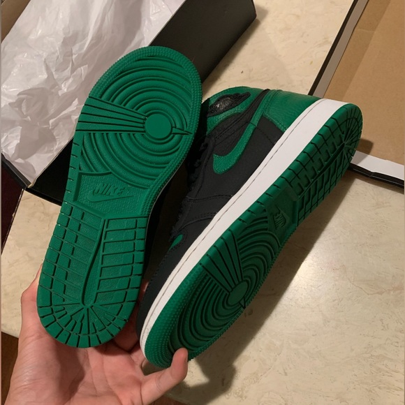 Air Jordan 1 Retro High OG GS 'Pine Green size 6 - Picture 7 of 7